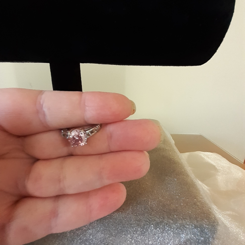 Silver Tone Ring with Pink Rhinestone in a Size 6 3/4 - Picture 12 of 14